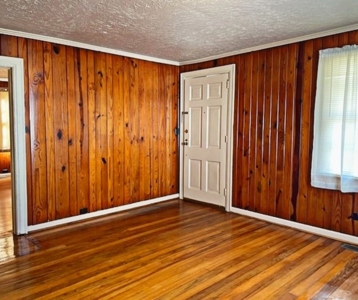 Cute, Two Bedroom Home In-town Cheraw, SC - image 3