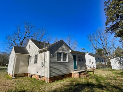 Cute, Two Bedroom Home In-town Cheraw, SC - image 11