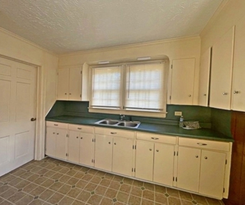 Cute, Two Bedroom Home In-town Cheraw, SC - image 8