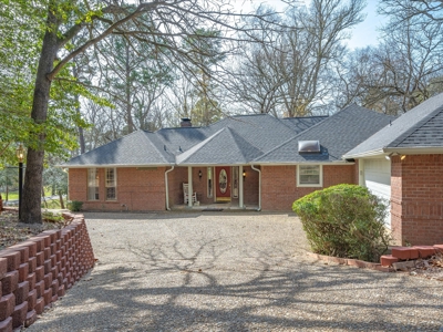 Holly Lake Ranch 3/2 + Lakefront Lot & Access To Golf Course - image 3