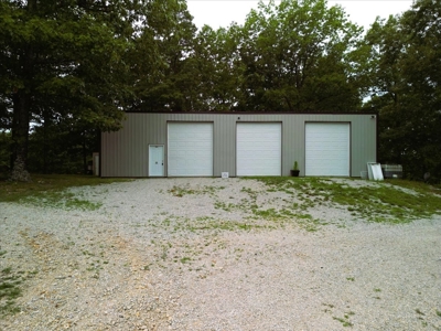 Country Home with Shop in the Heart of the Ozarks - image 31