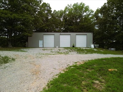 Country Home with Shop in the Heart of the Ozarks - image 29