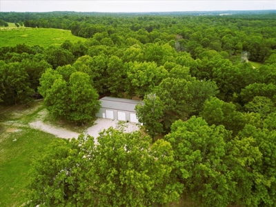 Country Home with Shop in the Heart of the Ozarks - image 25