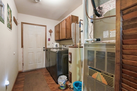 Country Home with Shop in the Heart of the Ozarks - image 8