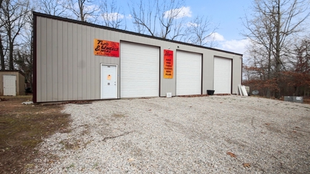 Country Home with Shop in the Heart of the Ozarks - image 21