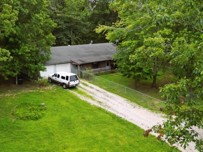 Country Home with Shop in the Heart of the Ozarks - image 27