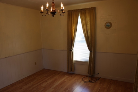 Home in Town in Koshkonong, Missouri - image 10