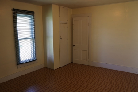 Home in Town in Koshkonong, Missouri - image 15