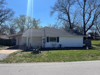 Country Home In Town In Gravette Arkansas - image 2