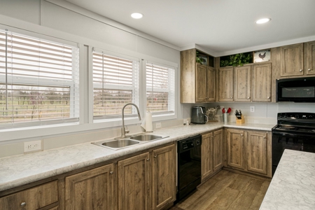 Acreage & Country Home For Sale in Mayes County OK - image 11