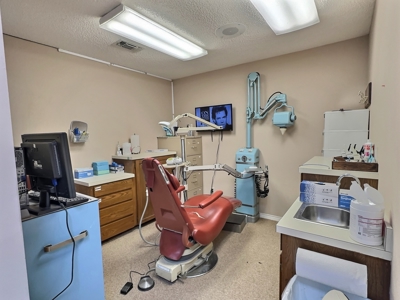 Brownwood Texas Office, Medical, Dental Office Building For Sale - image 8