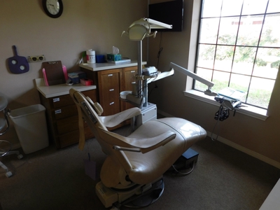 Brownwood Texas Dental Office Available - image 7