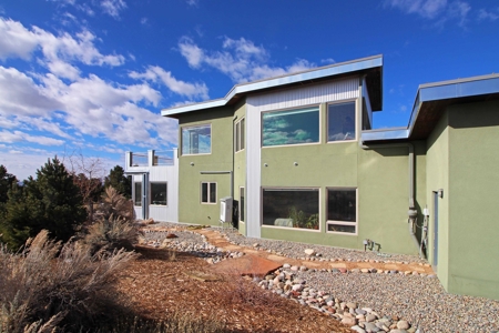 Beautiful Home on Acreage For Sale in Mancos. CO For Sale! - image 12