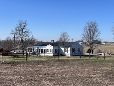 Cameron Mo Home & Acreage For Sale - image 4