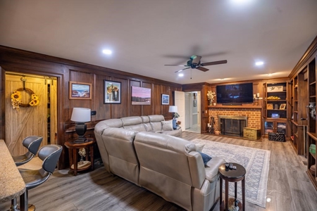 Luxury Country Living: Custom Brick Home on 84 Acres, VA - image 10