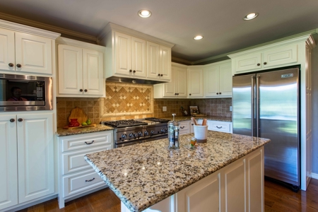 Cherokee Village, AR South Golf Course Home For Sale - image 12