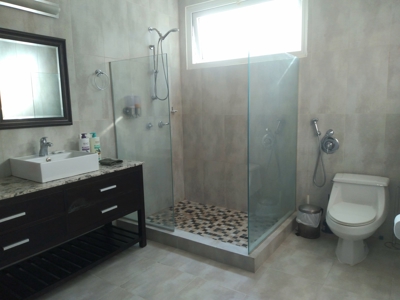 4 Bedroom house with pool in Coronado Beach - image 8