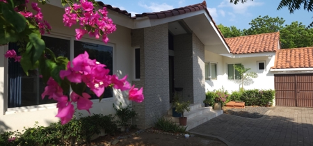 4 Bedroom house with pool in Coronado Beach - image 27