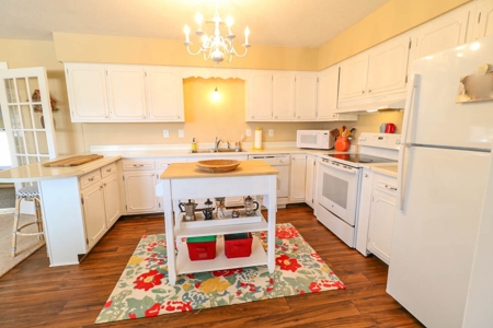 Home for auction in Liberty KY - 3BR 2 BA 1,984 SQ FT - image 25