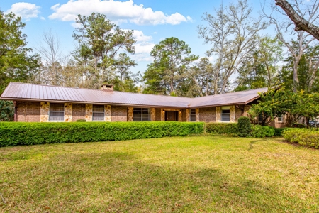 Ranch Style Home On 2 + Acres, No Flood Zone, No Hoa!! - image 1