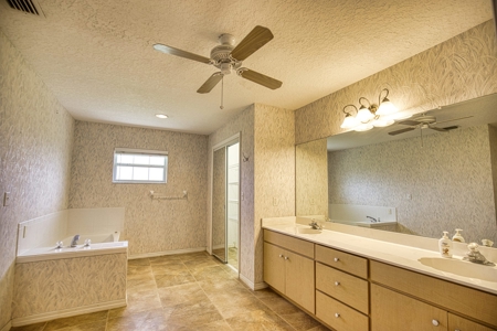 4 BR 3 BA home on 10+ acres in Arcadia, FL! - image 14
