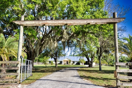 4 BR 3 BA home on 10+ acres in Arcadia, FL! - image 2