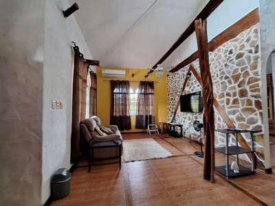 3 bedroom house on the Main road to Chigoré - image 4