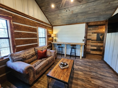 Rustic Cabin - Ouachita National Forest - image 16