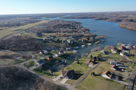 Lake Thunderhead Home for Sale | 4BR Waterfront in Unionville MO - image 7