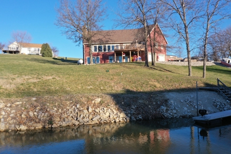 Lake Thunderhead Home for Sale | 4BR Waterfront in Unionville MO - image 1