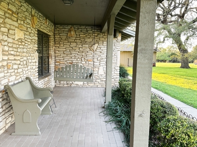 Rancho Roble: A Luxurious Countryside Retreat - image 35
