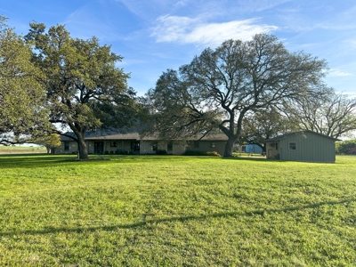 Rancho Roble: A Luxurious Countryside Retreat - image 6
