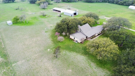 Rancho Roble: A Luxurious Countryside Retreat - image 12