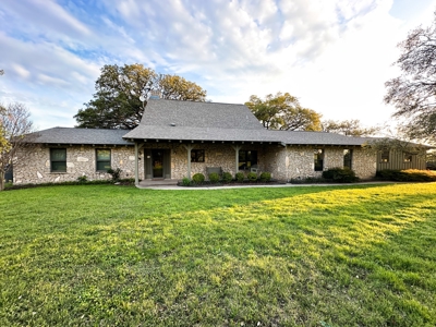 Rancho Roble: A Luxurious Countryside Retreat - image 2