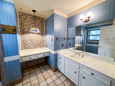 Rancho Roble: A Luxurious Countryside Retreat - image 26