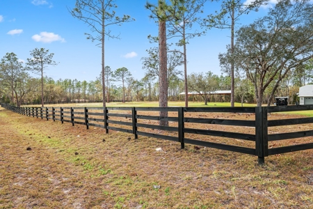 Morriston FL Fully Remodeled Home in Country Setting 5+ acre - image 30