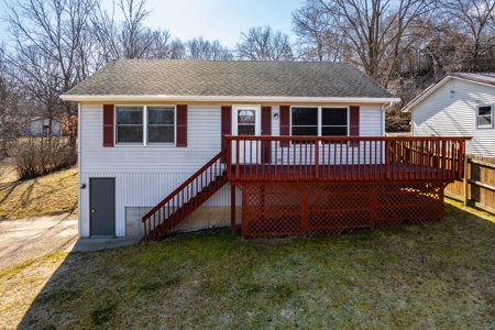 Charming 3 Bedroom in Baraboo WI - image 1
