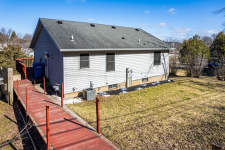 Charming 3 Bedroom in Baraboo WI - image 23