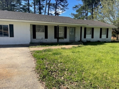 Home in The Heart of The City- Monticello, MS - image 5