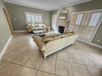 Custom Home on 50ac for Sale in Southeast LA - image 19