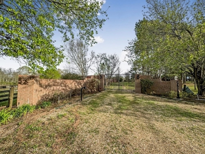 Custom Home on 50ac for Sale in Southeast LA - image 9