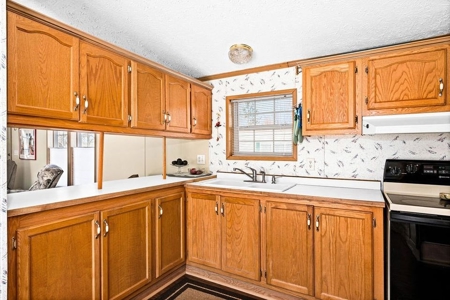 Manufactured Home in 55+ Community For Sale in Sturgeon Lake - image 9