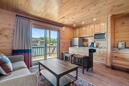 Lakefront Resort on Lake Hamilton, in Hot Springs, AR - image 4