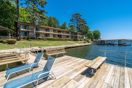 Lakefront Resort on Lake Hamilton, in Hot Springs, AR - image 3