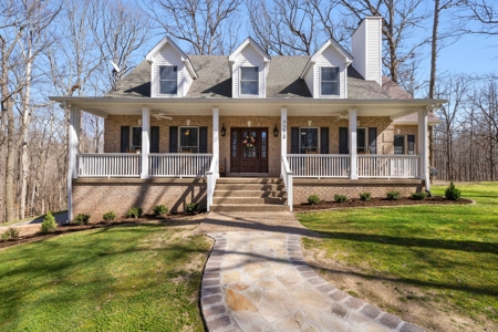 Serene Country Estate on 7 Acres: A Blend of Rustic Charm - image 3