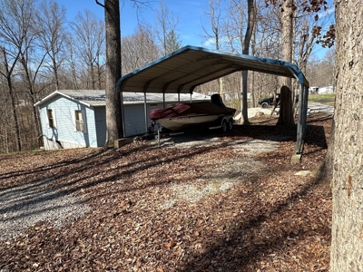 Lakeview Home in Byrdstown, Tennessee - image 3