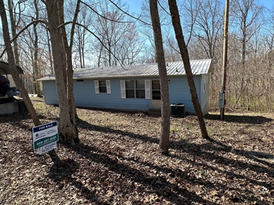 Lakeview Home in Byrdstown, Tennessee - image 2
