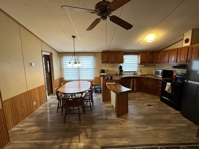 Lakeview Home in Byrdstown, Tennessee - image 28