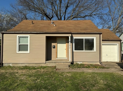 Home For Sale In Miami, Oklahoma - image 2