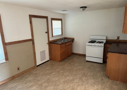 Home For Sale In Miami, Oklahoma - image 7